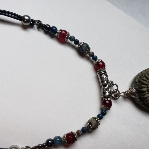Carved jasper SUNFLOWER W/RUBY SAPPHIRE LEATHER - Picture 6 of 7